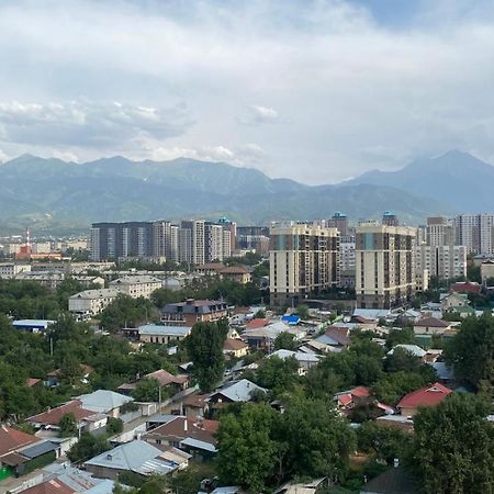 Heaven Apartment Mountain View 알마티 외부 사진
