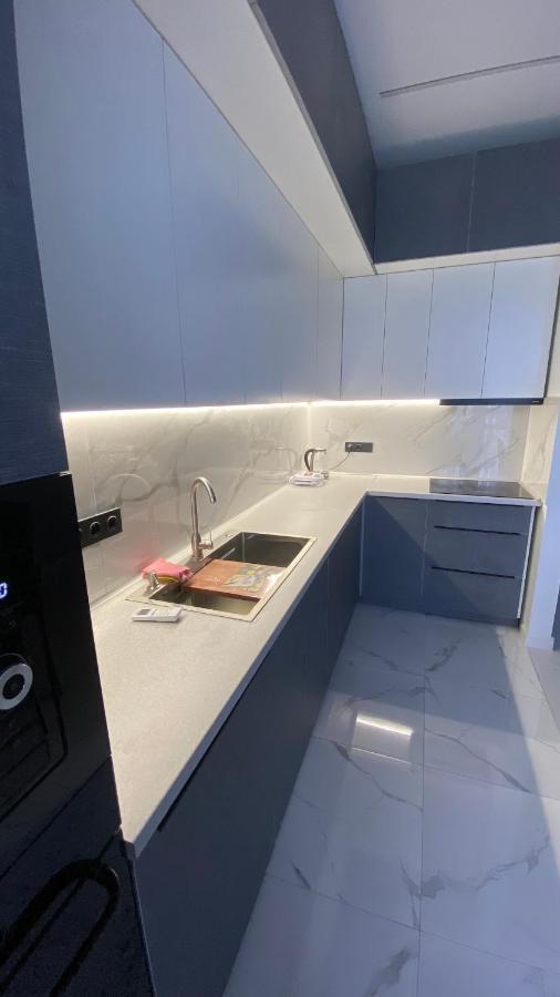 Heaven Apartment Mountain View 알마티 외부 사진