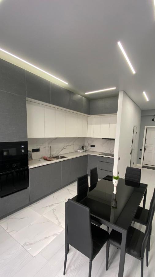 Heaven Apartment Mountain View 알마티 외부 사진