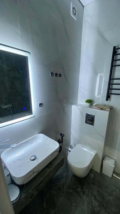 Heaven Apartment Mountain View 알마티 외부 사진