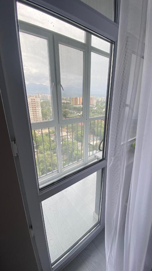 Heaven Apartment Mountain View 알마티 외부 사진