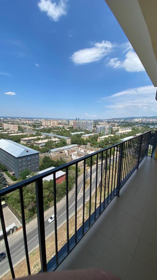 Heaven Apartment Mountain View 알마티 외부 사진